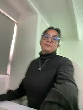 Snapshot of SWEETLILY18 chatting on March 20, 9:35 pm SWEETLILY18 online show from March 20, 9:35 pm