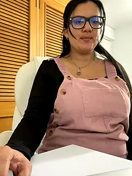 Snapshot of SWEETLILY18 chatting on September 11, 10:10 pm SWEETLILY18 online show from September 11, 10:10 pm