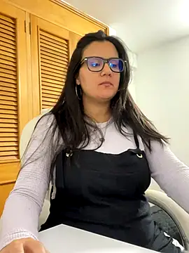 Snapshot of SWEETLILY18 chatting on October 2, 9:44 pm SWEETLILY18 online show from October 2, 9:44 pm