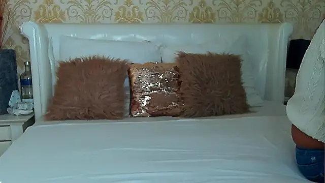 GiannaElliss online show from December 29, 4:48 am