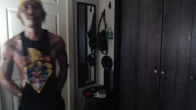 Snapshot of inc25cb@xh chatting on December 10, 5:07 am inc25cbxh online show from December 10, 5:07 am