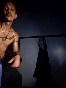 Snapshot of inc25cb@xh chatting on December 17, 1:18 am inc25cbxh online show from December 17, 1:18 am