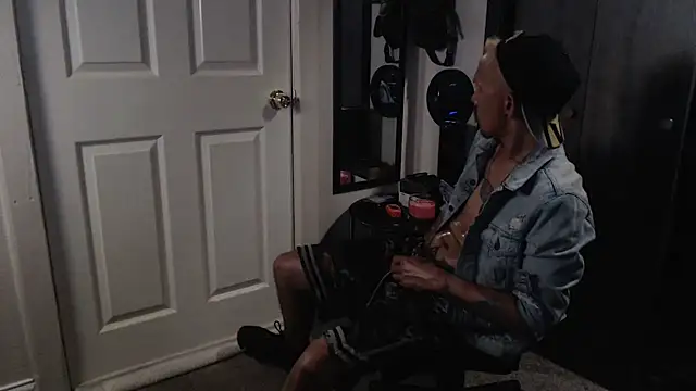 Snapshot of inc25cb@xh chatting on January 6, 7:31 am inc25cbxh online show from January 6, 7:31 am