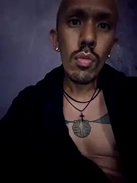 Snapshot of inc25cb@xh chatting on January 21, 4:05 pm inc25cbxh online show from January 21, 4:05 pm