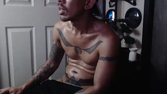 Snapshot of inc25cb@xh chatting on February 1, 7:36 am inc25cbxh online show from February 1, 7:36 am