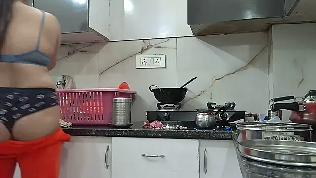 Snapshot of Zoya_Varma004 chatting on February 5, 6:13 am Zoya Varma004 online show from February 5, 6:13 am