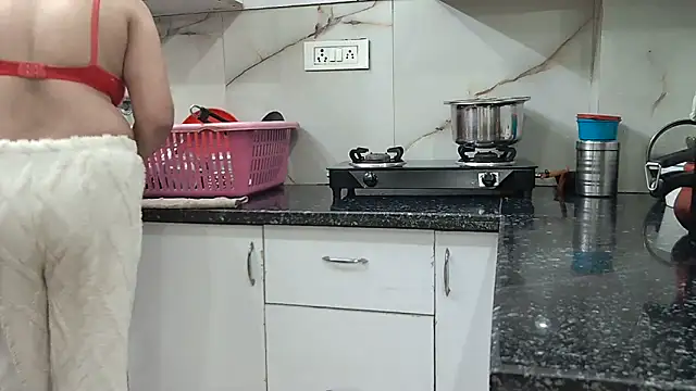 Snapshot of Zoya_Varma004 chatting on March 2, 5:12 am Zoya Varma004 online show from March 2, 5:12 am