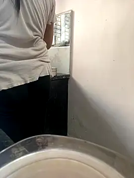 Snapshot of Zoya_Varma004 chatting on September 16, 2:23 am Zoya Varma004 online show from September 16, 2:23 am