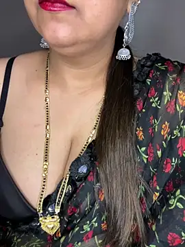 Snapshot of Zoya_Varma004 chatting on May 14, 10:33 am Zoya Varma004 online show from May 14, 10:33 am