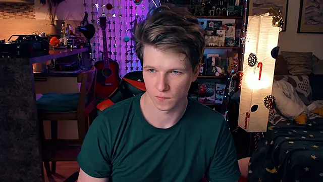 Breston Sweet online show from December 15, 9:31 pm