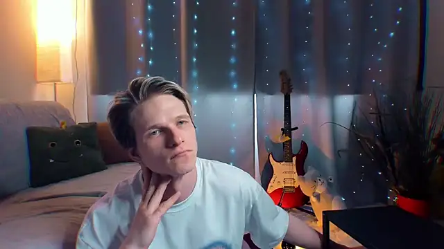 Breston Sweet online show from April 18, 8:07 am