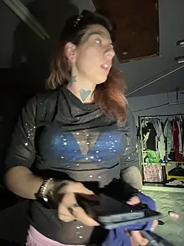 prettypurplep online show from December 1, 7:24 am