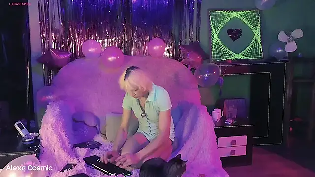 Snapshot of Alexa_Cosmic chatting on September 16, 1:39 am Alexa Cosmic online show from September 16, 1:39 am