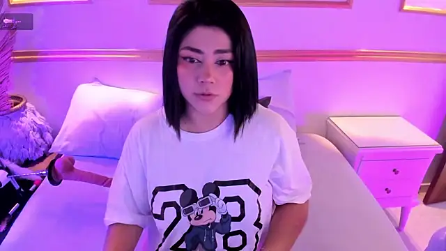 Snapshot of lucy26_ chatting on September 13, 2:33 am lucy26 online show from September 13, 2:33 am