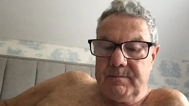 Snapshot of Oldpistolpete chatting on November 4, 10:03 am Oldpistolpete online show from November 4, 10:03 am