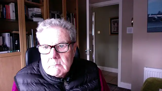 Snapshot of Oldpistolpete chatting on November 30, 2:43 pm Oldpistolpete online show from November 30, 2:43 pm