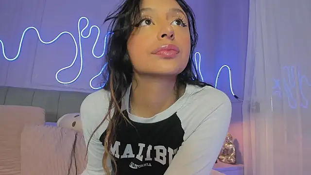 Snapshot of Sofly_s chatting on September 9, 11:54 am Sofly s online show from September 9, 11:54 am