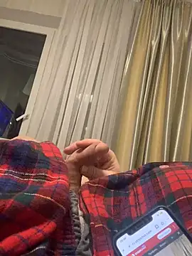 Snapshot of GHsveter chatting on January 4, 9:52 pm GHsveter online show from January 4, 9:52 pm