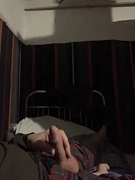 Snapshot of GHsveter chatting on February 20, 9:53 pm GHsveter online show from February 20, 9:53 pm