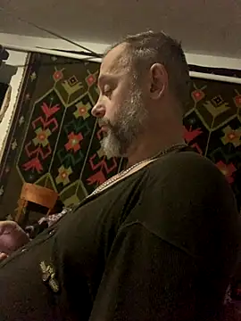 Snapshot of GHsveter chatting on November 10, 2:27 pm GHsveter online show from November 10, 2:27 pm