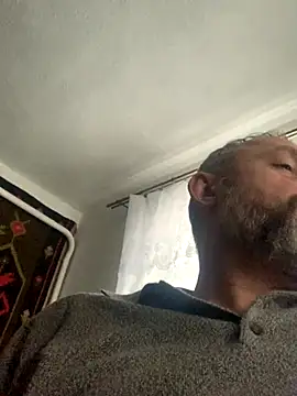 Snapshot of GHsveter chatting on November 13, 11:20 am GHsveter online show from November 13, 11:20 am