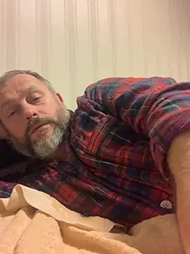 Snapshot of GHsveter chatting on December 3, 9:35 pm GHsveter online show from December 3, 9:35 pm