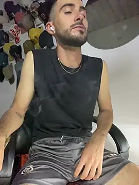 Snapshot of Cabetothepro chatting on December 18, 3:45 am Cabetothepro online show from December 18, 3:45 am