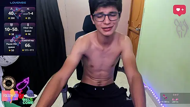 Snapshot of GoldenProject chatting on October 31, 2:23 am GoldenProject online show from October 31, 2:23 am