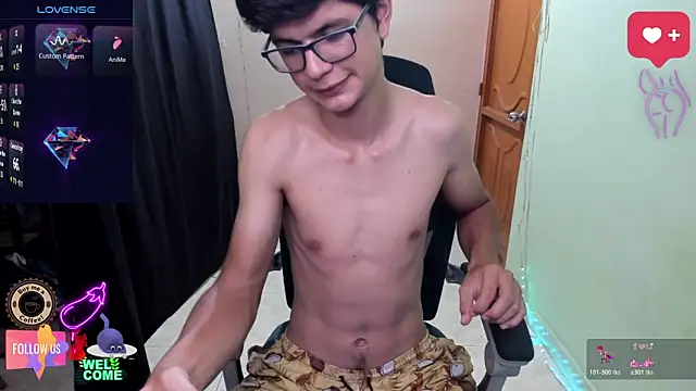 Snapshot of GoldenProject chatting on November 8, 2:45 am GoldenProject online show from November 8, 2:45 am