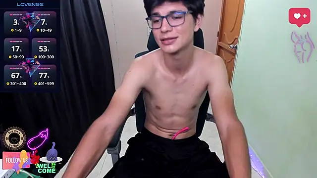 Snapshot of GoldenProject chatting on November 11, 2:22 am GoldenProject online show from November 11, 2:22 am