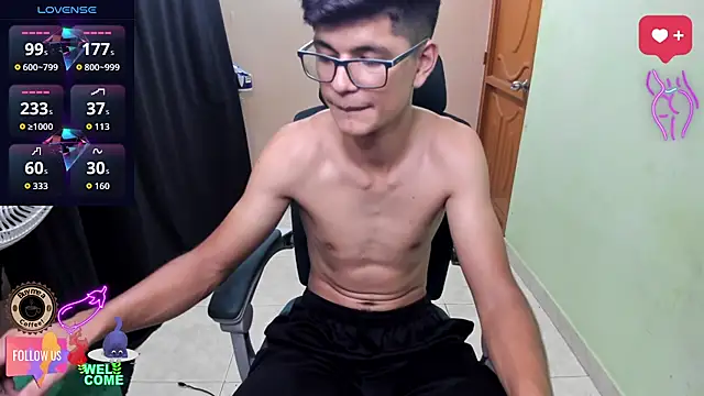 Snapshot of GoldenProject chatting on November 25, 2:11 am GoldenProject online show from November 25, 2:11 am