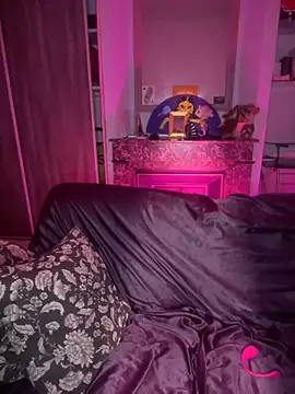 Snapshot of callmelouve chatting on January 2, 10:55 pm callmelouve online show from January 2, 10:55 pm