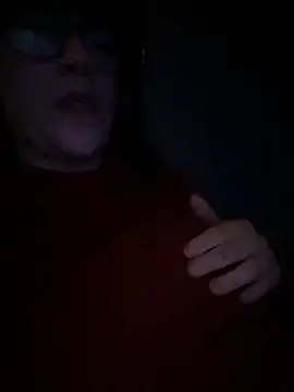 Snapshot of callmelouve chatting on February 5, 10:22 pm callmelouve online show from February 5, 10:22 pm