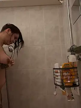 Snapshot of callmelouve chatting on February 6, 11:43 am callmelouve online show from February 6, 11:43 am