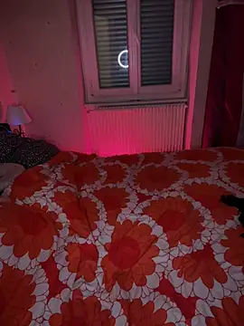 Snapshot of callmelouve chatting on February 21, 11:21 pm callmelouve online show from February 21, 11:21 pm