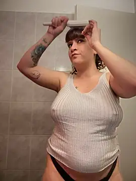 Snapshot of callmelouve chatting on March 3, 7:17 pm callmelouve online show from March 3, 7:17 pm