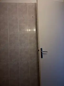 Snapshot of callmelouve chatting on March 23, 8:37 am callmelouve online show from March 23, 8:37 am