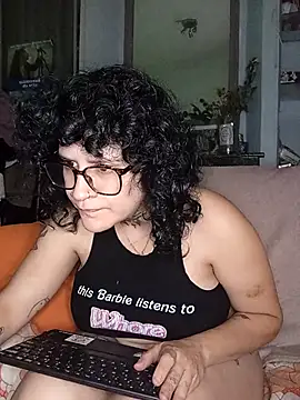 Snapshot of callmelouve chatting on October 1, 11:11 pm callmelouve online show from October 1, 11:11 pm