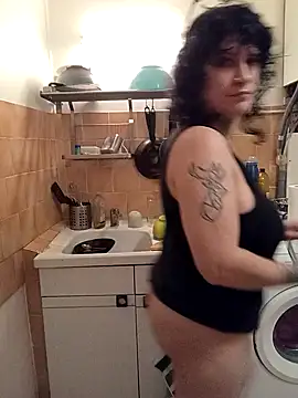 Snapshot of callmelouve chatting on November 23, 6:08 pm callmelouve online show from November 23, 6:08 pm