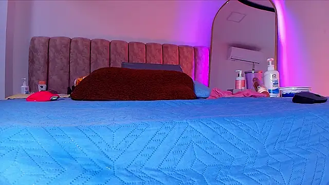 Snapshot of _linda_milk_ chatting on February 26, 3:05 am linda milk online show from February 26, 3:05 am