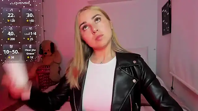 Snapshot of sophi_mooreno chatting on December 19, 4:23 am sophi mooreno online show from December 19, 4:23 am