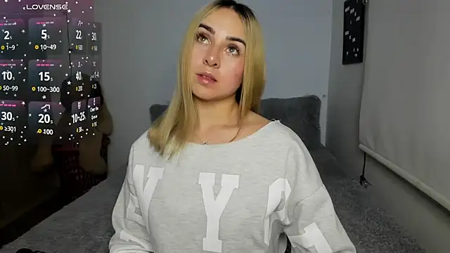 Snapshot of sophi_mooreno chatting on March 4, 2:17 am sophi mooreno online show from March 4, 2:17 am