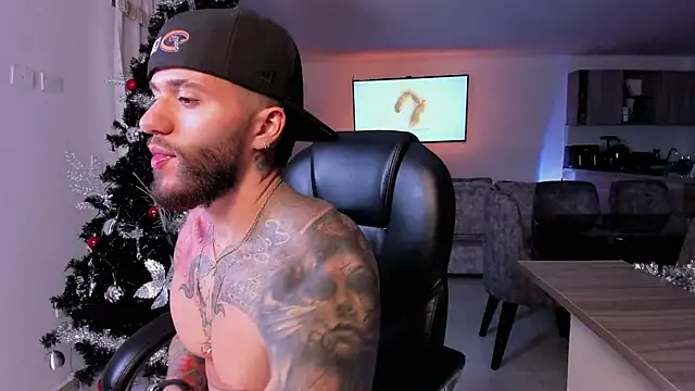 Snapshot of Frank_Farrell chatting on December 17, 11:05 pm Frank Farrell online show from December 17, 11:05 pm