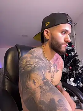 Snapshot of Frank_Farrell chatting on December 24, 5:38 am Frank Farrell online show from December 24, 5:38 am