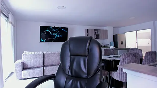 Snapshot of Frank_Farrell chatting on February 1, 8:26 pm Frank Farrell online show from February 1, 8:26 pm