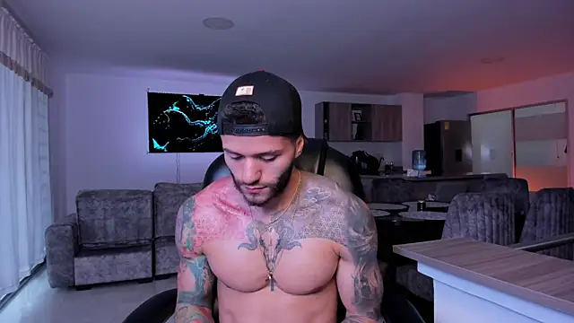 Snapshot of Frank_Farrell chatting on February 9, 9:17 pm Frank Farrell online show from February 9, 9:17 pm