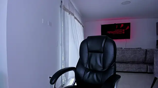 Snapshot of Frank_Farrell chatting on February 12, 6:40 pm Frank Farrell online show from February 12, 6:40 pm