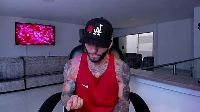 Snapshot of Frank_Farrell chatting on February 14, 5:36 pm Frank Farrell online show from February 14, 5:36 pm