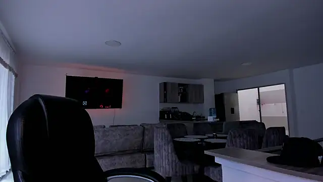 Snapshot of Frank_Farrell chatting on February 15, 4:12 pm Frank Farrell online show from February 15, 4:12 pm