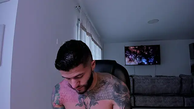 Snapshot of Frank_Farrell chatting on February 18, 6:04 pm Frank Farrell online show from February 18, 6:04 pm